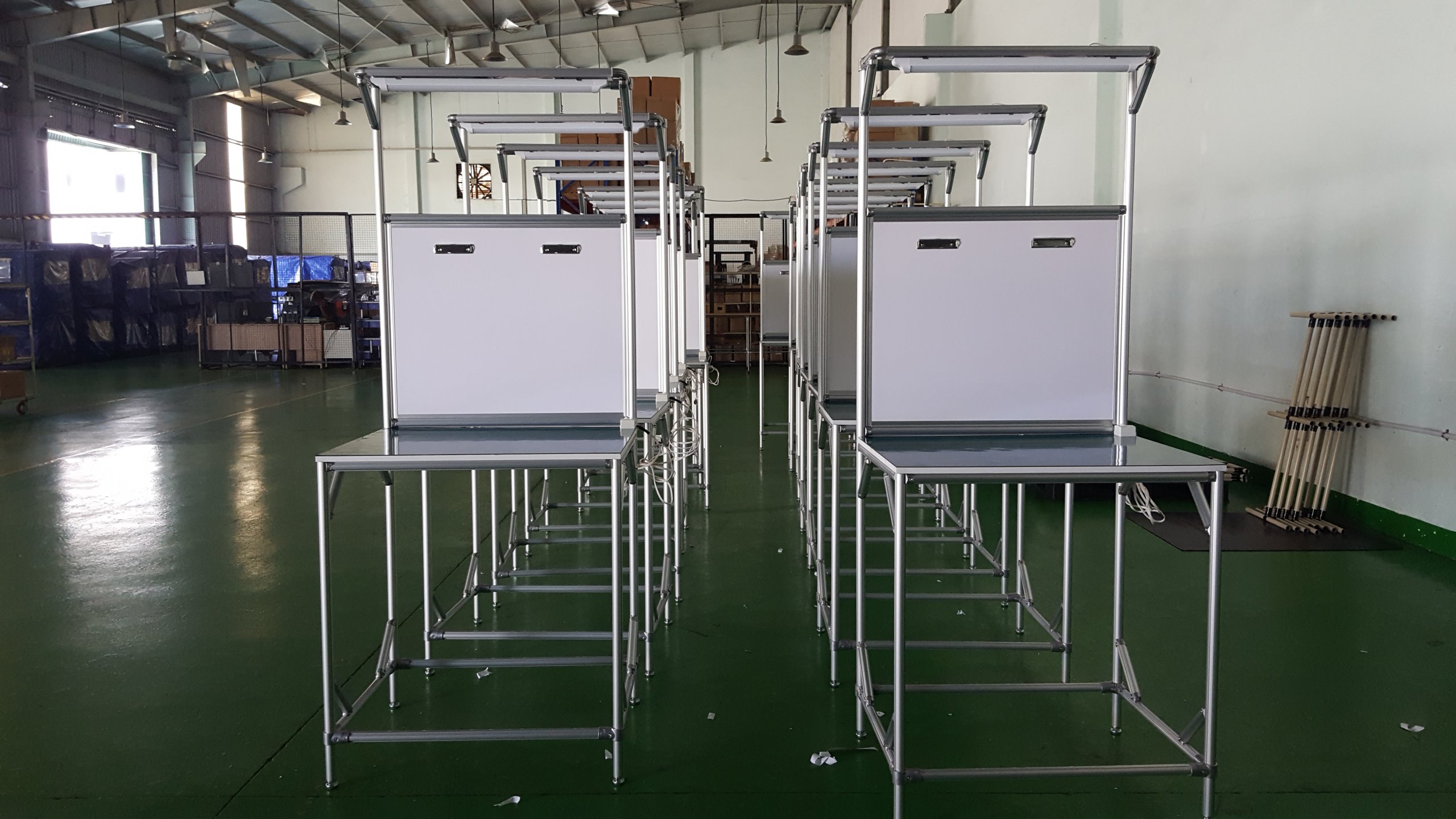 Bàn thao tác bằng nhôm